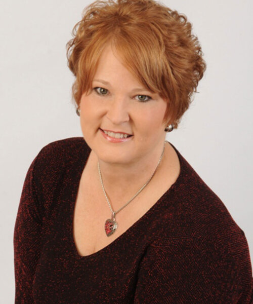 Staff Page 1 of 1 Team Linda Simmons Real Estate